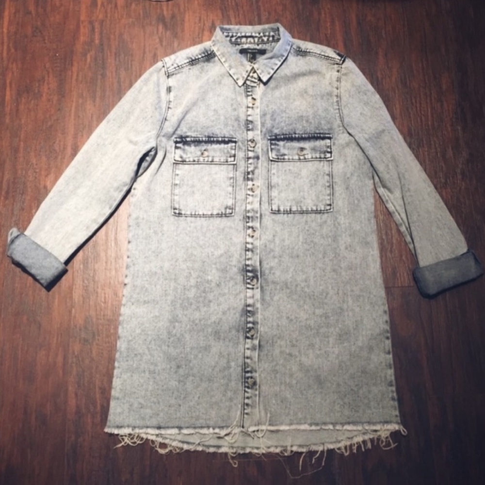 🔥NWOT DENNIM TOP🔥W/GIFTS🎁🎉